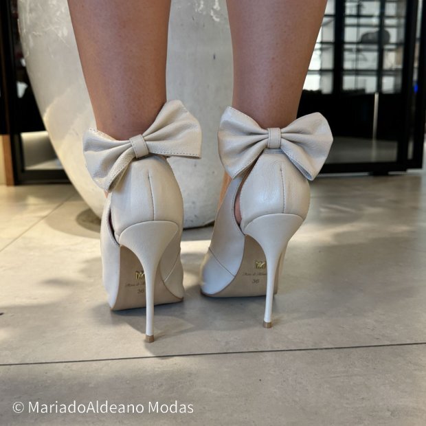 Scarpin Stiletto Antonella Off White Couro Scarpin Stiletto Antonella Off White Couro