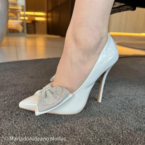 Scarpin Stiletto Larissa Off White Verniz