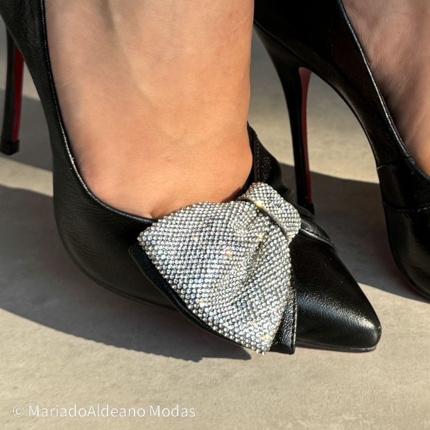 Scarpin Stiletto Larissa Preto Couro