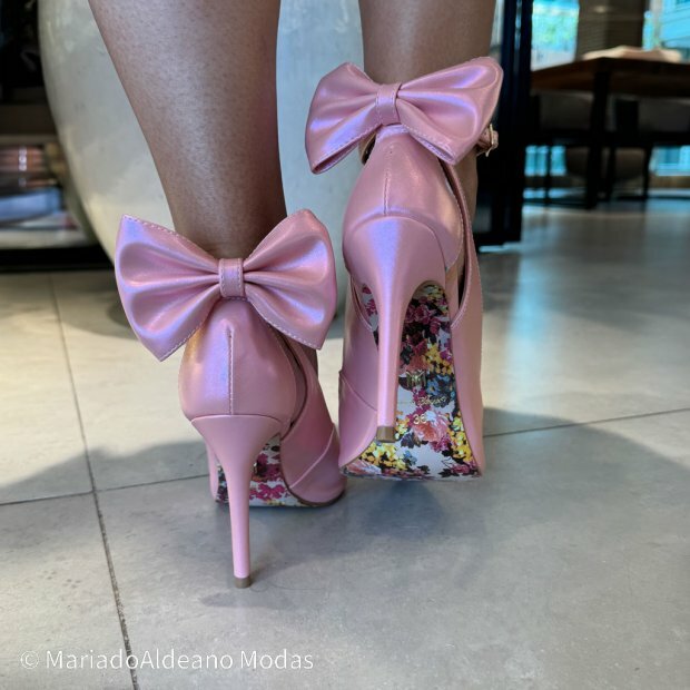 Scarpin Stiletto Maria Antonella Hologrfico Orqudea
