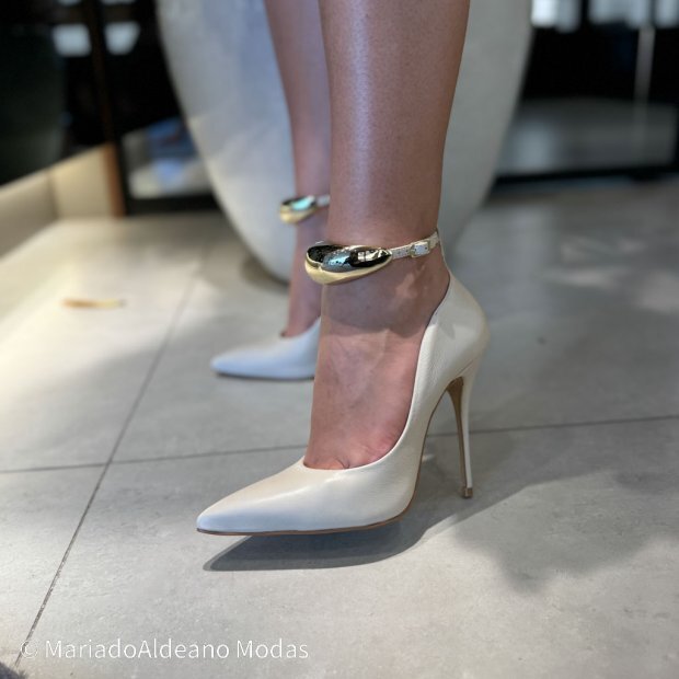 Scarpin Stiletto Maria Eva Off White Couro Scarpin Stiletto Maria Eva Off White Couro