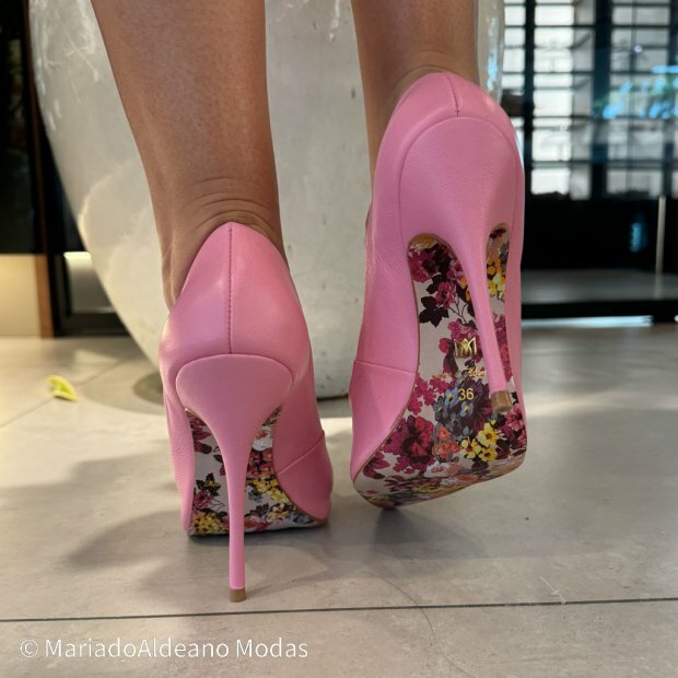 Scarpin Stiletto Marie Orqudea Couro Sola Floral